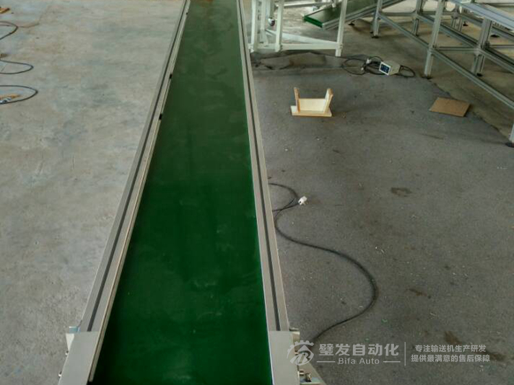 180度轉彎機銜接直線輸送機 180度轉彎機銜接直線輸送機