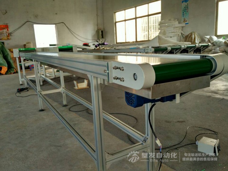 180度轉彎機銜接直線輸送機 180度轉彎機銜接直線輸送機