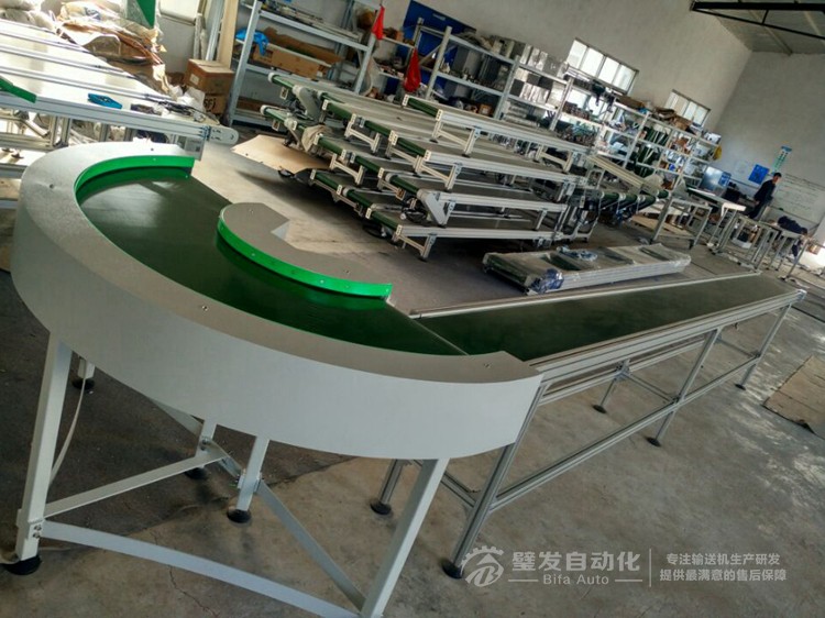 180度轉彎機銜接直線輸送機 180度轉彎機銜接直線輸送機